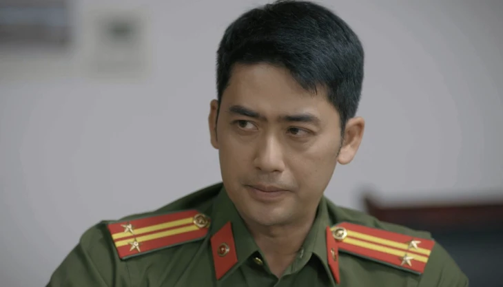 Chuyện vui màn ảnh: Công an thật chuyên đóng vai ác, người thường lại đóng công an suốt 20 năm Chuyện vui màn ảnh: Công an thật chuyên đóng vai ác, người thường lại đóng công an suốt 20 năm