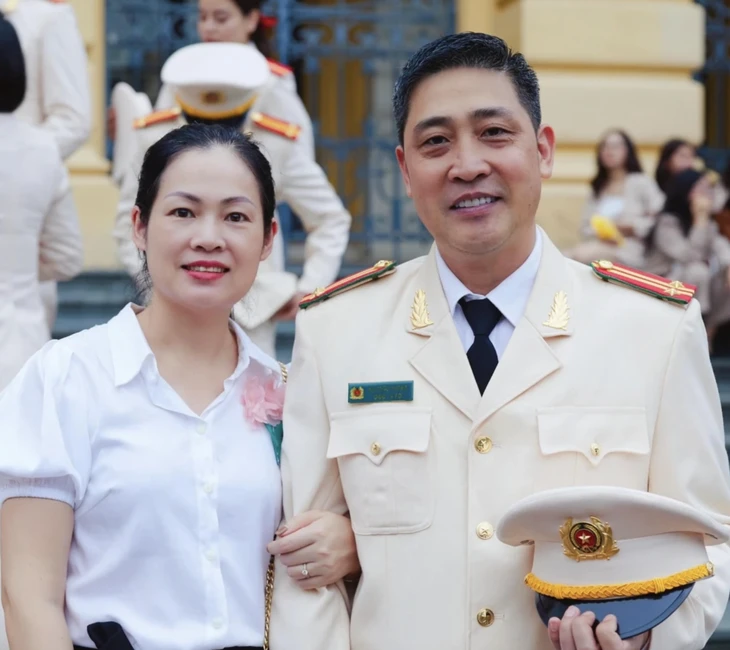 Chuyện vui màn ảnh: Công an thật chuyên đóng vai ác, người thường lại đóng công an suốt 20 năm Chuyện vui màn ảnh: Công an thật chuyên đóng vai ác, người thường lại đóng công an suốt 20 năm