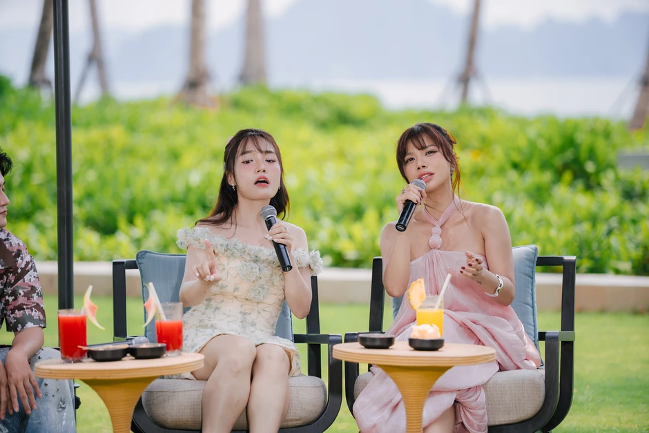 Chuyến xe âm nhạc xanh - Tập 7: Nhật Thủy - Phượng Vũ thăng hoa với “Cỏ dại và hoa dành dành” Chuyến xe âm nhạc xanh - Tập 7: Nhật Thủy - Phượng Vũ thăng hoa với “Cỏ dại và hoa dành dành”