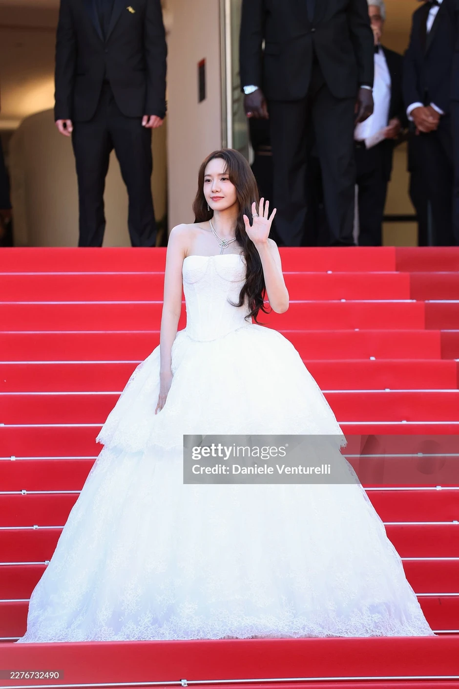 Clip sốc tại Cannes 2026: Yoona "bật mode" hủy diệt ống kính tử thần, nào ngờ bị đuổi đến tận 3 lần trên thảm đỏ? Clip sốc tại Cannes 2026: Yoona "bật mode" hủy diệt ống kính tử thần, nào ngờ bị đuổi đến tận 3 lần trên thảm đỏ?
