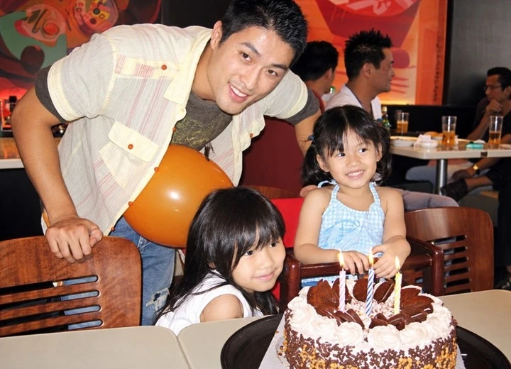 Cô con gái xinh đẹp mà kín tiếng của tài tử Johnny Trí Nguyễn