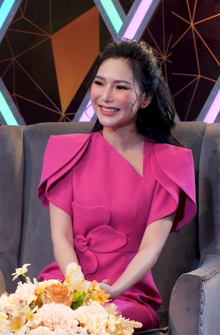 Cô gái bỏ sư phạm để theo nghệ thuật, 'đổi đời' khi dẫn 'Solo cùng bolero'
