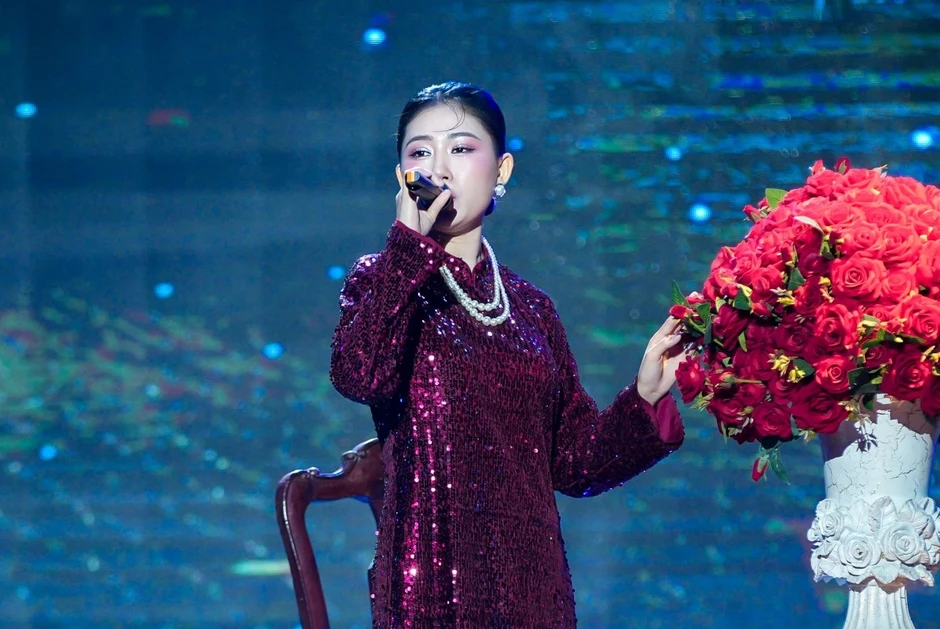 Cô gái gây chú ý khi làm mới ‘Nỗi buồn gác trọ’ là ai?