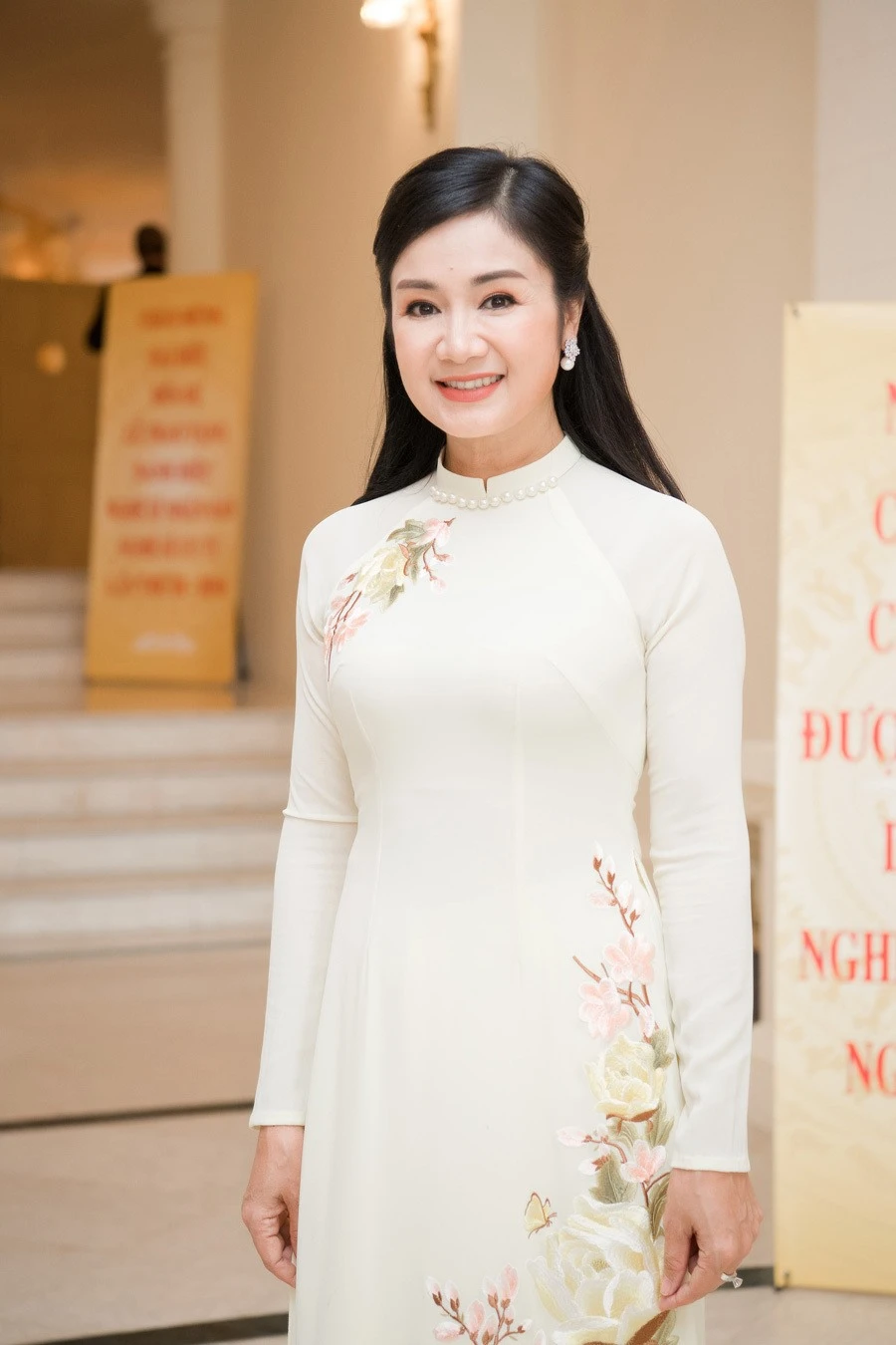 Cô gái hái chè ở Tuyên Quang lớn lên thành mỹ nhân nức tiếng màn ảnh Việt, nhan sắc tuổi U60 vẫn gây thương nhớ