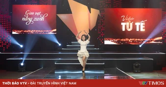 Cô gái một chân vẫn mang giày cao gót và nhảy múa giữa cuộc đời