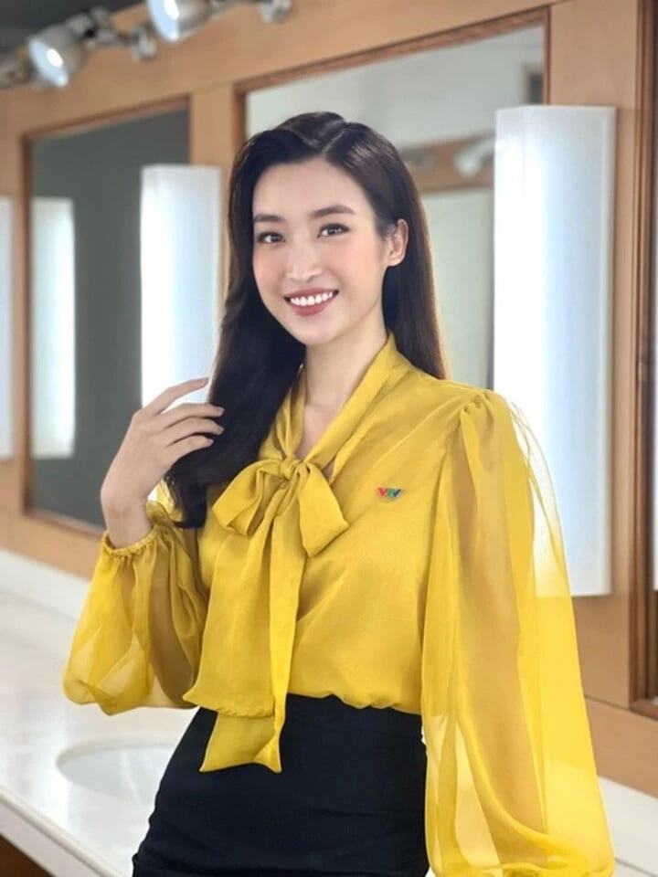 Cô gái từng đi bán quần áo, 10 năm trước phải mượn váy để thi hoa hậu, nay là con dâu đại gia, giữ chức Phó Chủ tịch