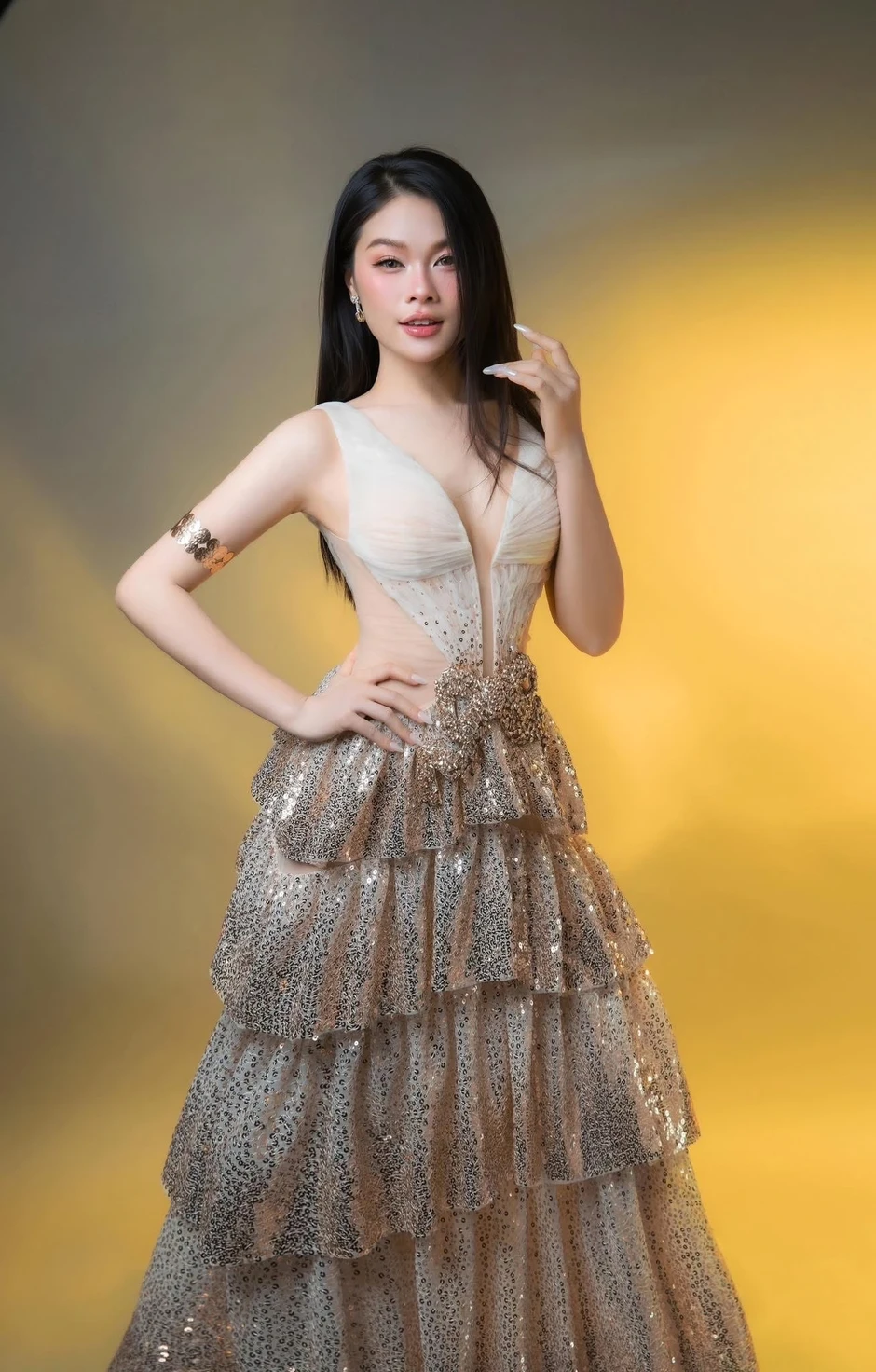 Cô gái từng 'gây sốt' khi hát bolero ra sao sau 2 lần giành quán quân? Cô gái từng 'gây sốt' khi hát bolero ra sao sau 2 lần giành quán quân?