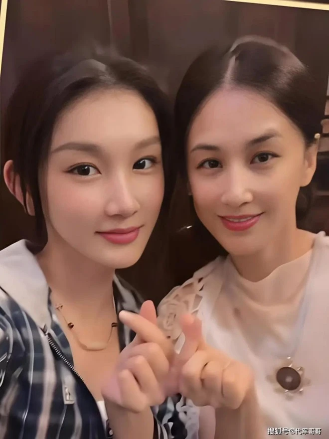 Cơ quan chức năng thông báo điều tra khẩn đại gia bỏ vợ diễn viên, cặp kè và có con với Hoa hậu 2K3 Cơ quan chức năng thông báo điều tra khẩn đại gia bỏ vợ diễn viên, cặp kè và có con với Hoa hậu 2K3