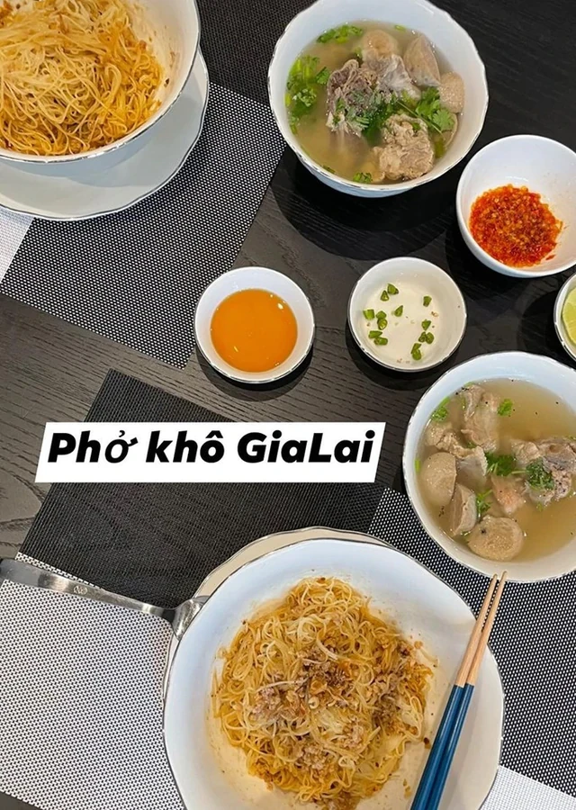 Cơm nhà Cường Đô La - Đàm Thu Trang Cơm nhà Cường Đô La - Đàm Thu Trang