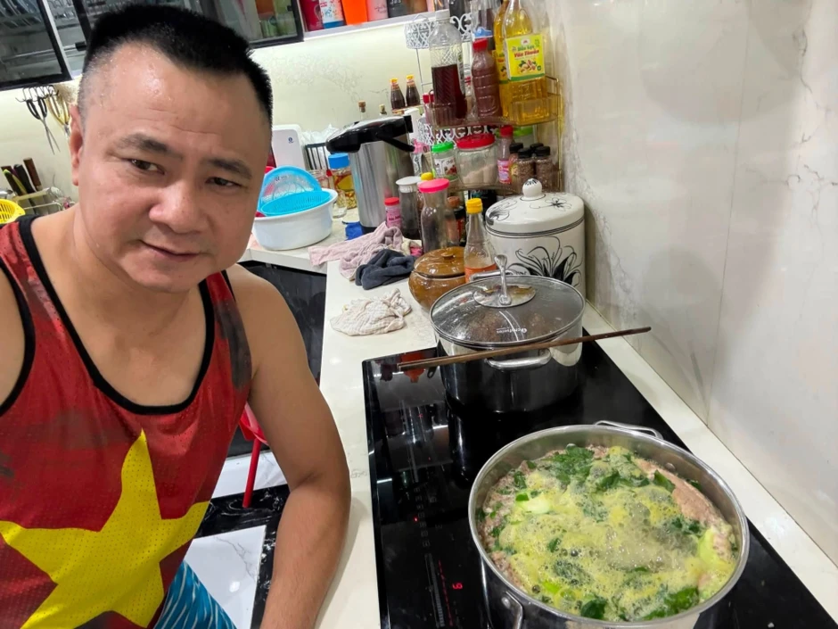 Cơm nhà Đại tá Tự Long Cơm nhà Đại tá Tự Long