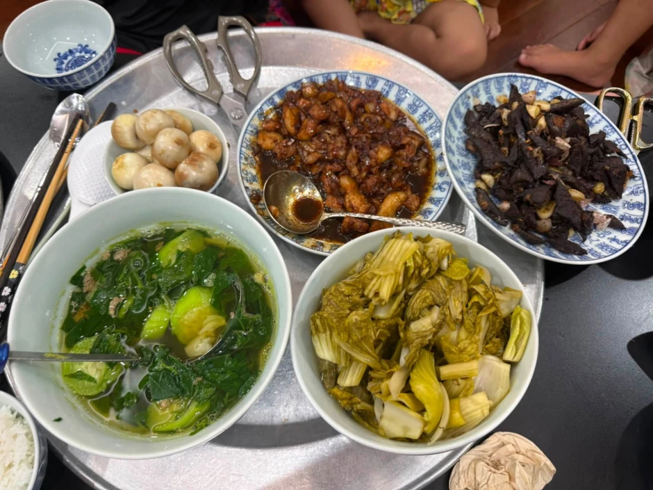 Cơm nhà Đại tá Tự Long Cơm nhà Đại tá Tự Long