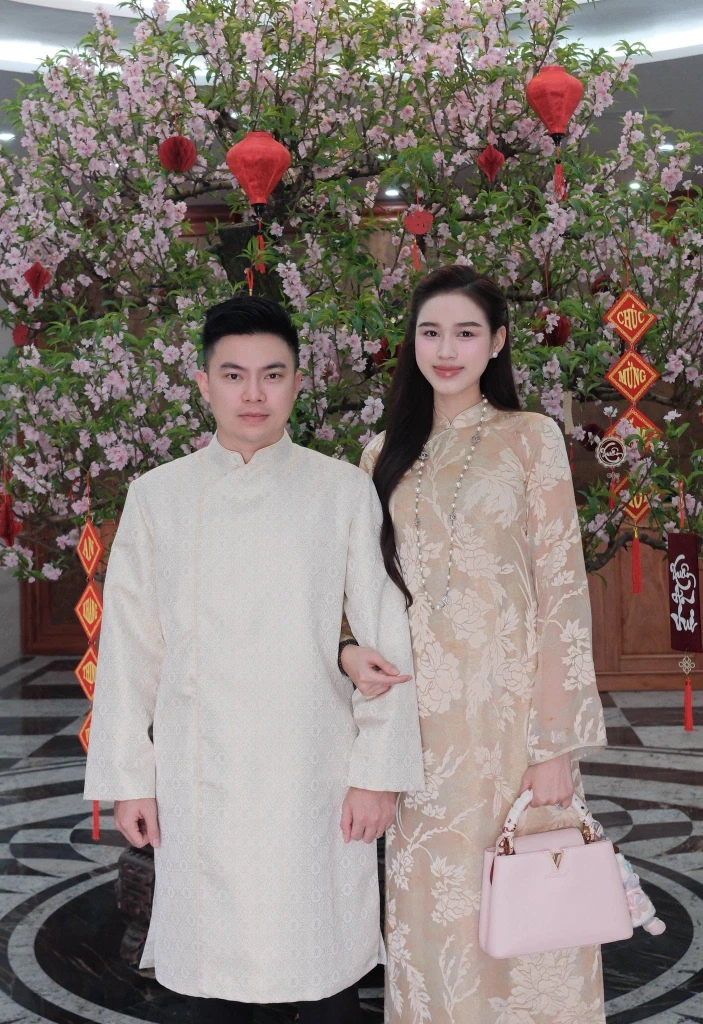 Cơm nhà Viết Vương - Đỗ Hà Cơm nhà Viết Vương - Đỗ Hà