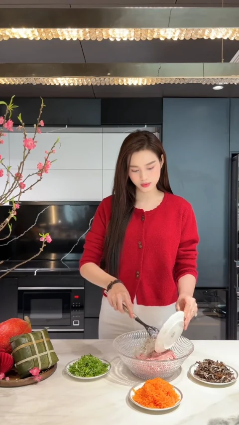 Cơm nhà Viết Vương - Đỗ Hà Cơm nhà Viết Vương - Đỗ Hà