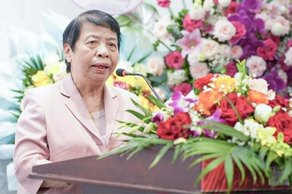 Con gái họa sĩ Tô Ngọc Vân xúc động trong cuộc thi mỹ thuật mang tên cha Con gái họa sĩ Tô Ngọc Vân xúc động trong cuộc thi mỹ thuật mang tên cha