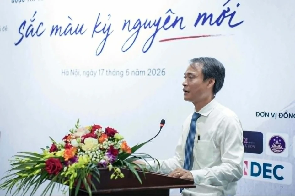 Con gái họa sĩ Tô Ngọc Vân xúc động trong cuộc thi mỹ thuật mang tên cha Con gái họa sĩ Tô Ngọc Vân xúc động trong cuộc thi mỹ thuật mang tên cha