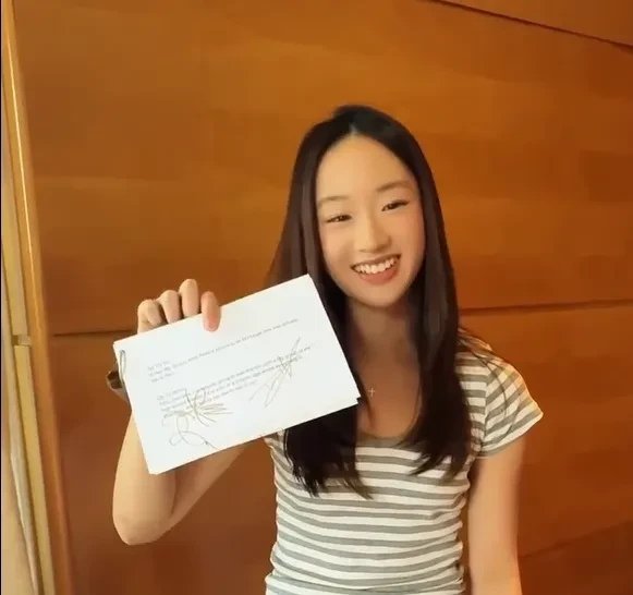 Con gái Ngô Tôn gây chú ý khi gặp gỡ cặp đôi diễn viên phim Người nhện Con gái Ngô Tôn gây chú ý khi gặp gỡ cặp đôi diễn viên phim Người nhện