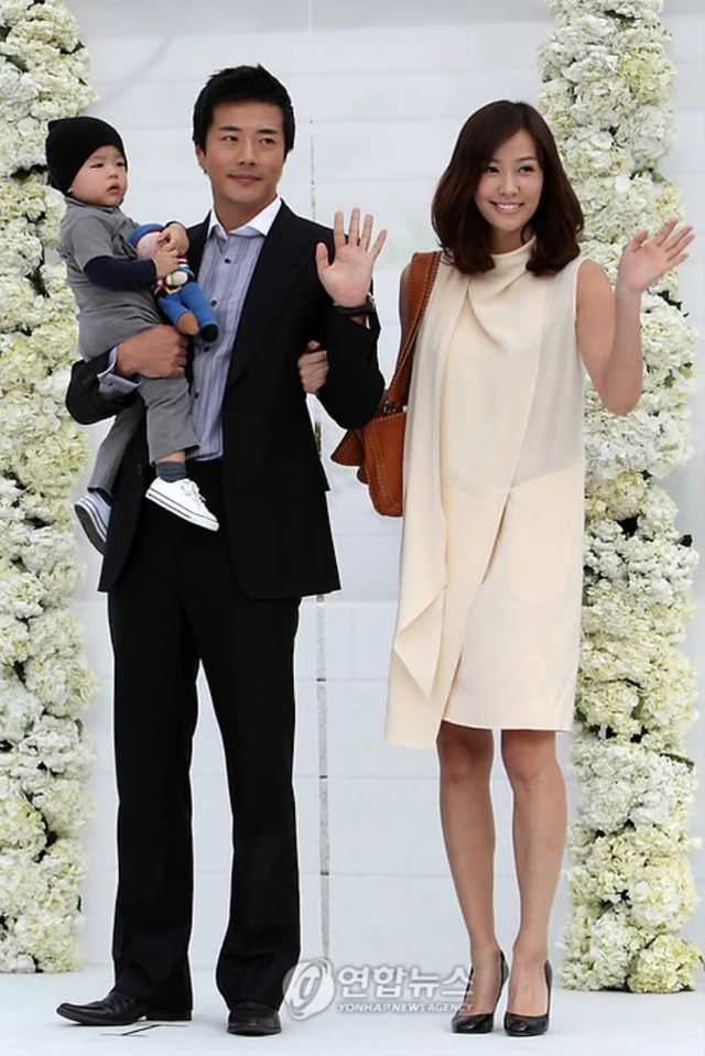 Con trai 17 tuổi cao 1m82 của Kwon Sang Woo và Á hậu dâu hụt Samsung gây sốt MXH Con trai 17 tuổi cao 1m82 của Kwon Sang Woo và Á hậu dâu hụt Samsung gây sốt MXH
