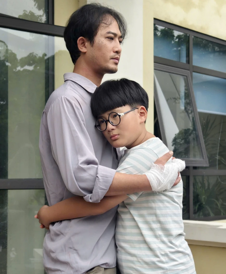 'Con trai' Huyền Lizzie khiến khán giả khóc 'Con trai' Huyền Lizzie khiến khán giả khóc