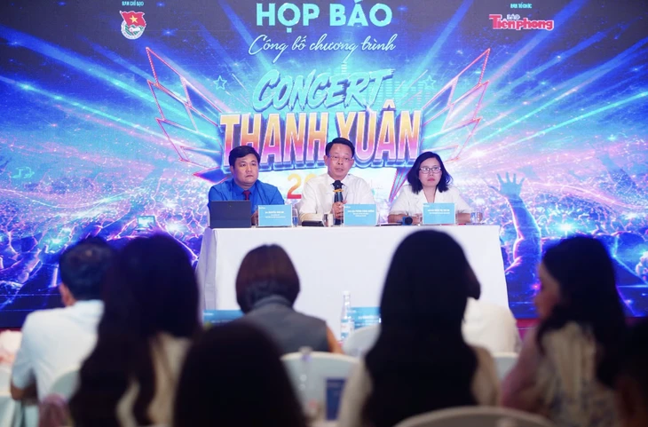 Concert Thanh xuân đón 2 vạn khán giả, Hòa Minzy, Quang Hùng MasterD, Đông Hùng đổ bộ Concert Thanh xuân đón 2 vạn khán giả, Hòa Minzy, Quang Hùng MasterD, Đông Hùng đổ bộ