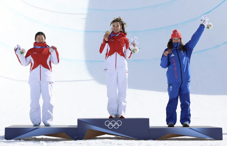 'Công chúa tuyết' Eileen Gu tiết lộ điều đặc biệt sau 6 lần giành huy chương Olympic 'Công chúa tuyết' Eileen Gu tiết lộ điều đặc biệt sau 6 lần giành huy chương Olympic