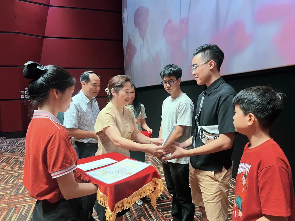 Công đoàn Đài THVN tuyên dương học sinh giỏi năm học 2025 - 2026 Công đoàn Đài THVN tuyên dương học sinh giỏi năm học 2025 - 2026