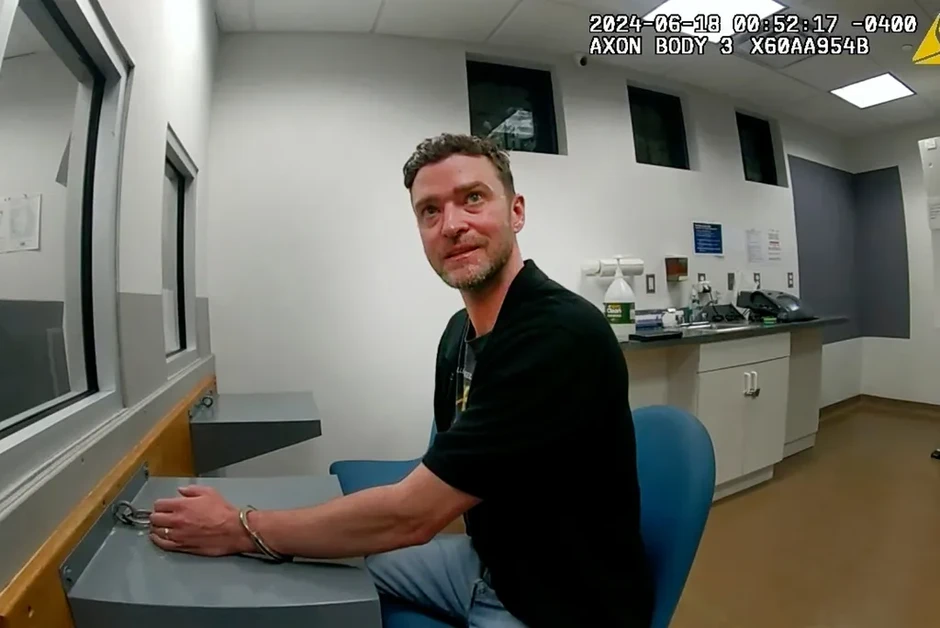 Công khai video Justin Timberlake bị cảnh sát bắt vì lái xe khi say rượu Công khai video Justin Timberlake bị cảnh sát bắt vì lái xe khi say rượu