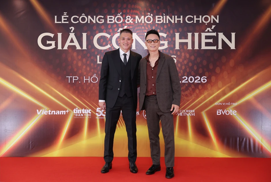 Công Vinh 'lẻ bóng' dự sự kiện, Hòa Minzy, Trang Pháp gợi cảm trên thảm đỏ Công Vinh 'lẻ bóng' dự sự kiện, Hòa Minzy, Trang Pháp gợi cảm trên thảm đỏ