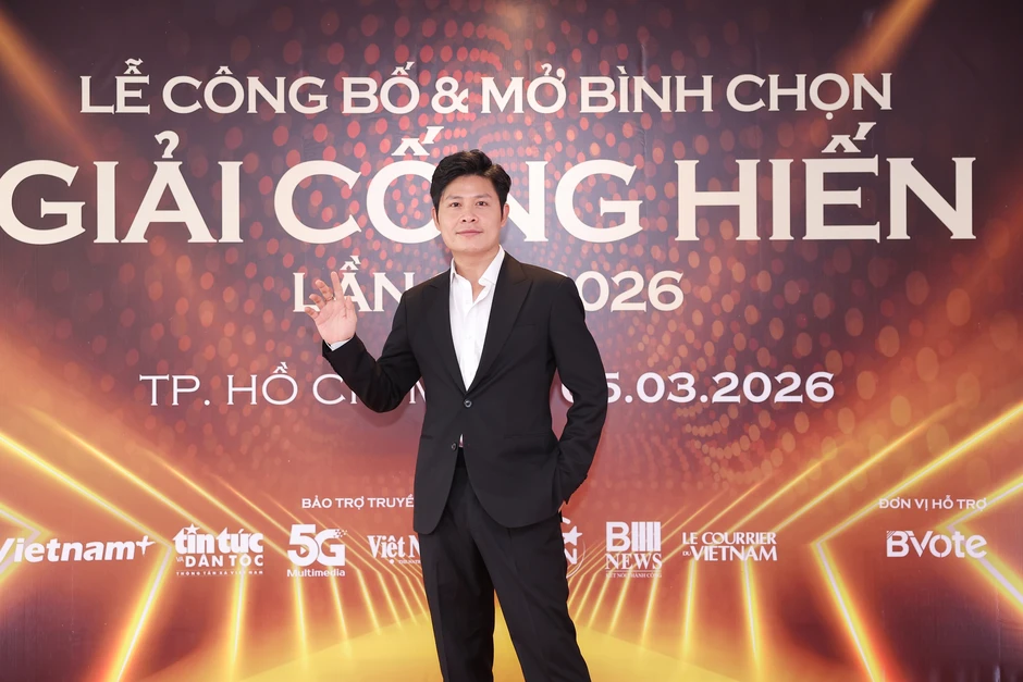 Công Vinh 'lẻ bóng' dự sự kiện, Hòa Minzy, Trang Pháp gợi cảm trên thảm đỏ Công Vinh 'lẻ bóng' dự sự kiện, Hòa Minzy, Trang Pháp gợi cảm trên thảm đỏ
