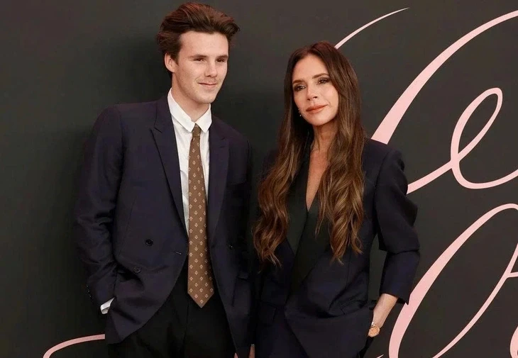 Cruz Beckham bóng gió anh trai Brooklyn 'làm tan nát trái tim mẹ'? Cruz Beckham bóng gió anh trai Brooklyn 'làm tan nát trái tim mẹ'?