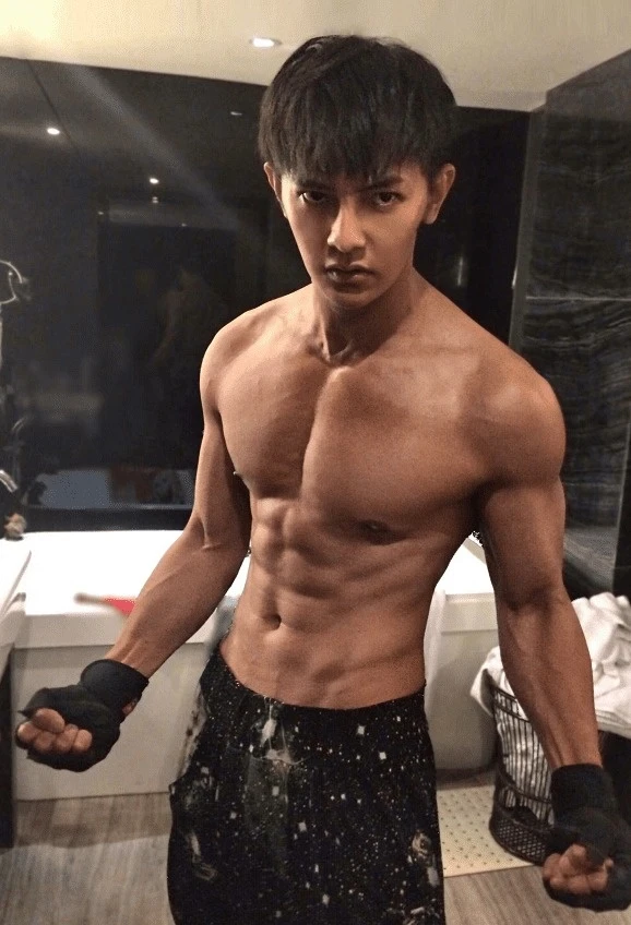 Cú sốc ngày Cá tháng 4: Nam thần “mặt rắn” showbiz bất ngờ tuyên bố giải nghệ Cú sốc ngày Cá tháng 4: Nam thần “mặt rắn” showbiz bất ngờ tuyên bố giải nghệ