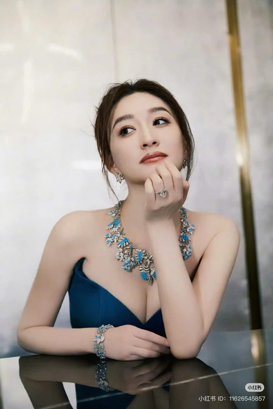 Cuộc đời “hồng nhan bạc phận” của Lý Tiểu Nhiễm: Tôi sống một mình đang rất ổn Cuộc đời “hồng nhan bạc phận” của Lý Tiểu Nhiễm: Tôi sống một mình đang rất ổn