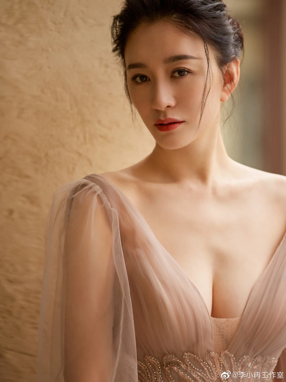 Cuộc đời “hồng nhan bạc phận” của Lý Tiểu Nhiễm: Tôi sống một mình đang rất ổn Cuộc đời “hồng nhan bạc phận” của Lý Tiểu Nhiễm: Tôi sống một mình đang rất ổn