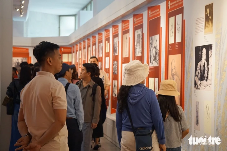 Cuộc đời Lênin qua bộ sưu tập ảnh tranh quý từ Liên bang Nga Cuộc đời Lênin qua bộ sưu tập ảnh tranh quý từ Liên bang Nga