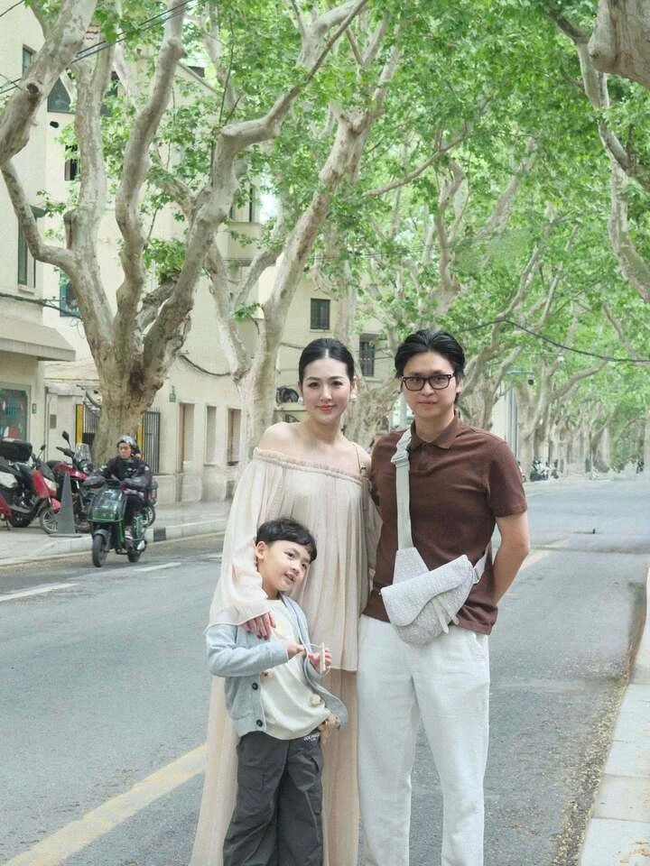 Cuộc sống của 'Á hậu có gương mặt phúc hậu nhất Việt Nam' sau 8 năm lấy chồng Cuộc sống của 'Á hậu có gương mặt phúc hậu nhất Việt Nam' sau 8 năm lấy chồng