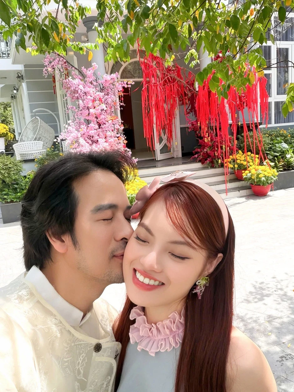 Cuộc sống sau khi kết hôn của Đoàn Minh Tài và vợ bác sĩ kém 16 tuổi Cuộc sống sau khi kết hôn của Đoàn Minh Tài và vợ bác sĩ kém 16 tuổi