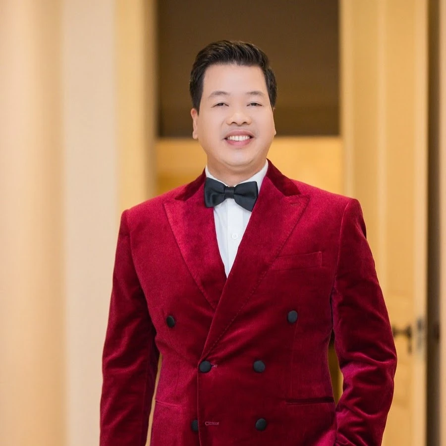 Cuộc sống viên mãn của "ông hoàng nhạc đỏ" kín tiếng bậc nhất showbiz Việt