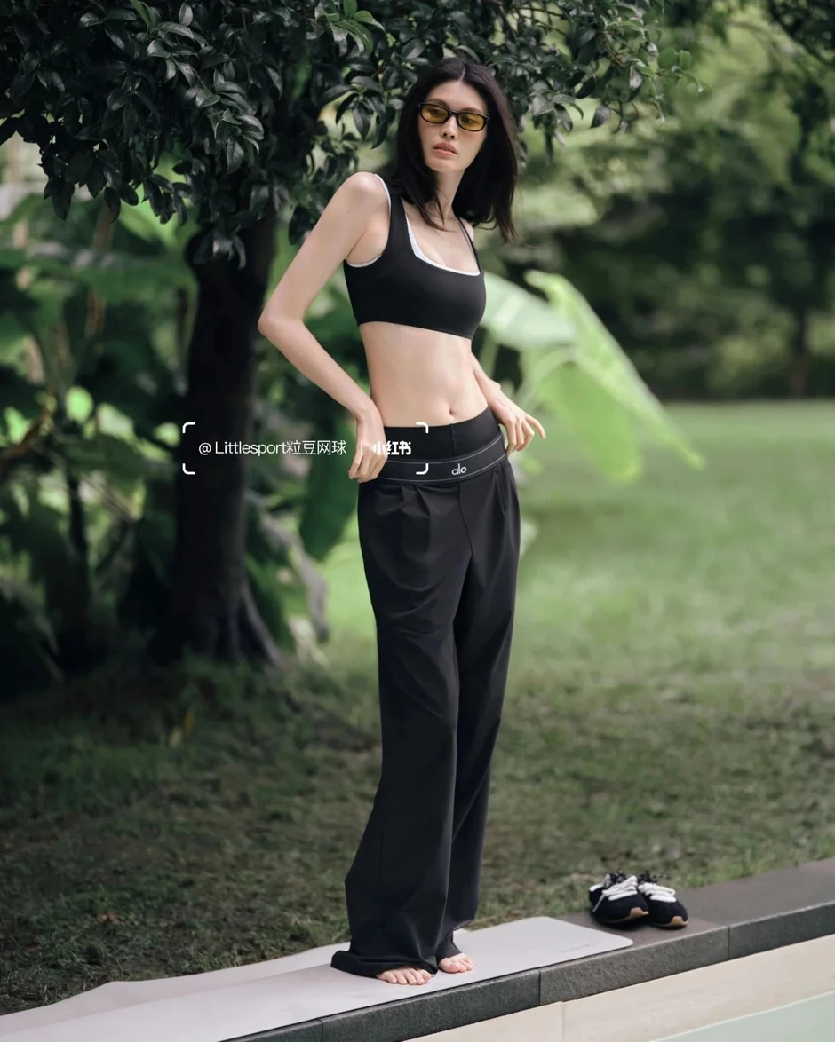Cuối cùng nàng thơ sinh con cho chủ tịch showbiz cũng công khai quý tử Cuối cùng nàng thơ sinh con cho chủ tịch showbiz cũng công khai quý tử