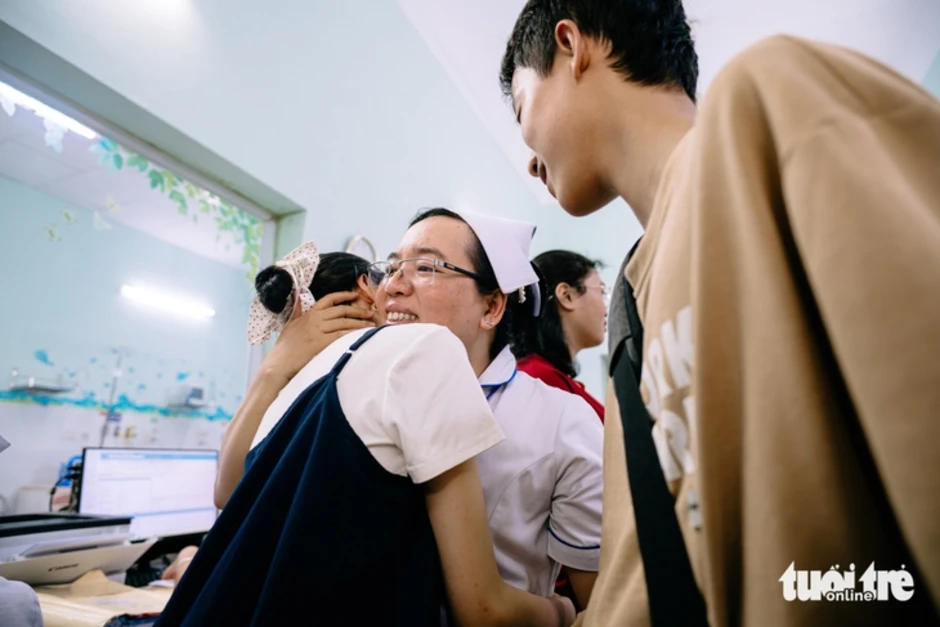 'Cựu bệnh nhân' ung thư tri ân bác sĩ và tiếp sức cho bệnh nhi ung thư