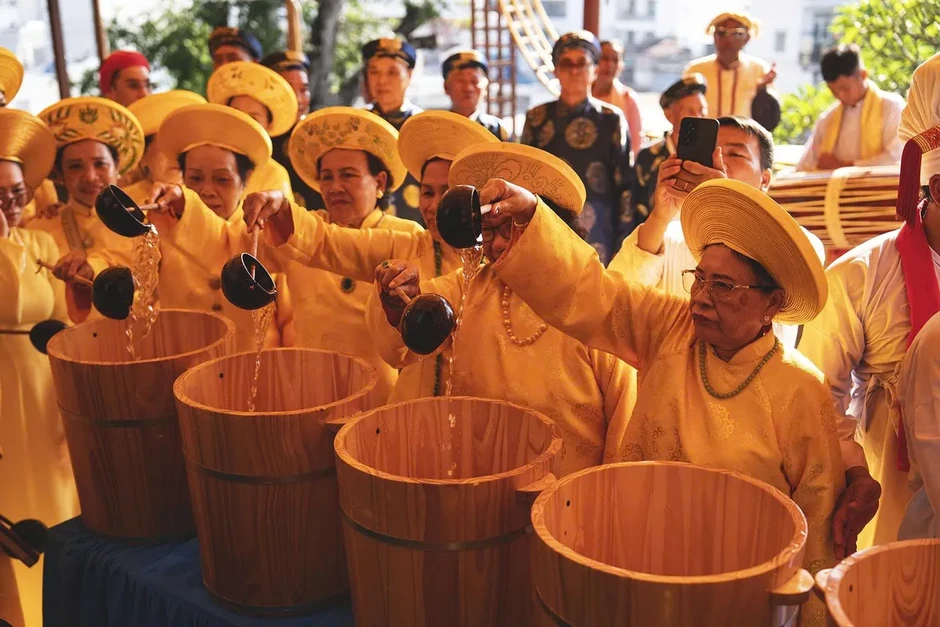 Đặc sắc lễ rước nước cầu mưa thuận, gió hòa tại Lễ hội Tháp Bà Pô Nagar Đặc sắc lễ rước nước cầu mưa thuận, gió hòa tại Lễ hội Tháp Bà Pô Nagar