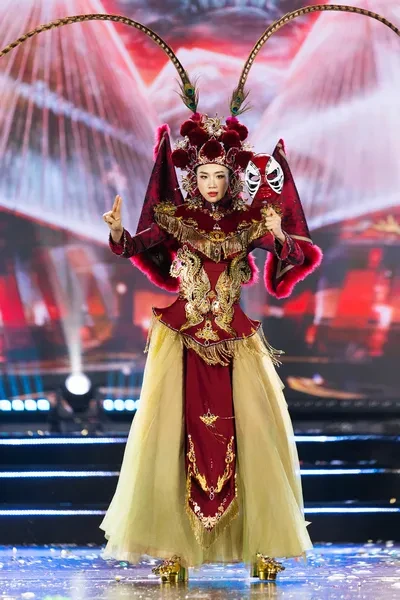 Đại diện Việt Nam tại Miss World 2026 lộng lẫy trong trang phục lấy cảm hứng từ tranh Đông Hồ Đại diện Việt Nam tại Miss World 2026 lộng lẫy trong trang phục lấy cảm hứng từ tranh Đông Hồ
