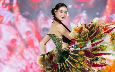 Đại diện Việt Nam tại Miss World 2026 lộng lẫy trong trang phục lấy cảm hứng từ tranh Đông Hồ Đại diện Việt Nam tại Miss World 2026 lộng lẫy trong trang phục lấy cảm hứng từ tranh Đông Hồ