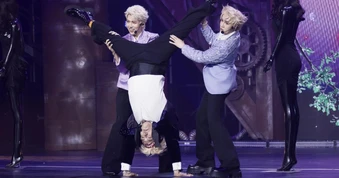 Đại Nghĩa gây chú ý với màn lộn ngược 20 giây ở show "Anh trai"