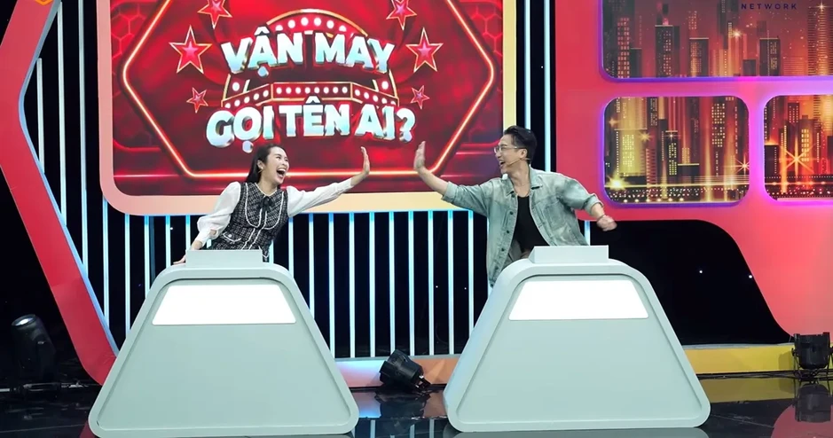 Đại Nghĩa "đứng hình" trước dàn diễn viên trẻ xuất hiện trong Vận may gọi tên ai Đại Nghĩa "đứng hình" trước dàn diễn viên trẻ xuất hiện trong Vận may gọi tên ai