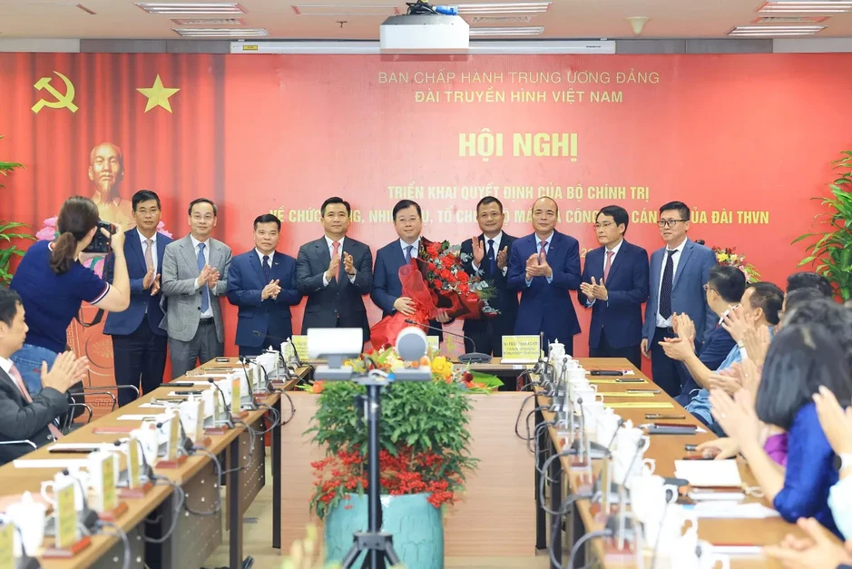 Đài THVN triển khai Quyết định của Bộ Chính trị về chức năng, nhiệm vụ, tổ chức bộ máy và công tác cán bộ Đài THVN triển khai Quyết định của Bộ Chính trị về chức năng, nhiệm vụ, tổ chức bộ máy và công tác cán bộ