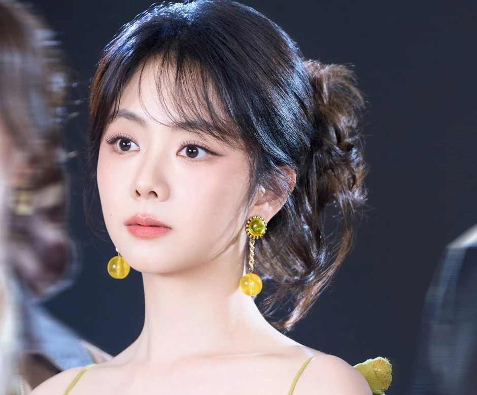 Đàm Tùng Vận có đang lợi dụng Triệu Lệ Dĩnh?