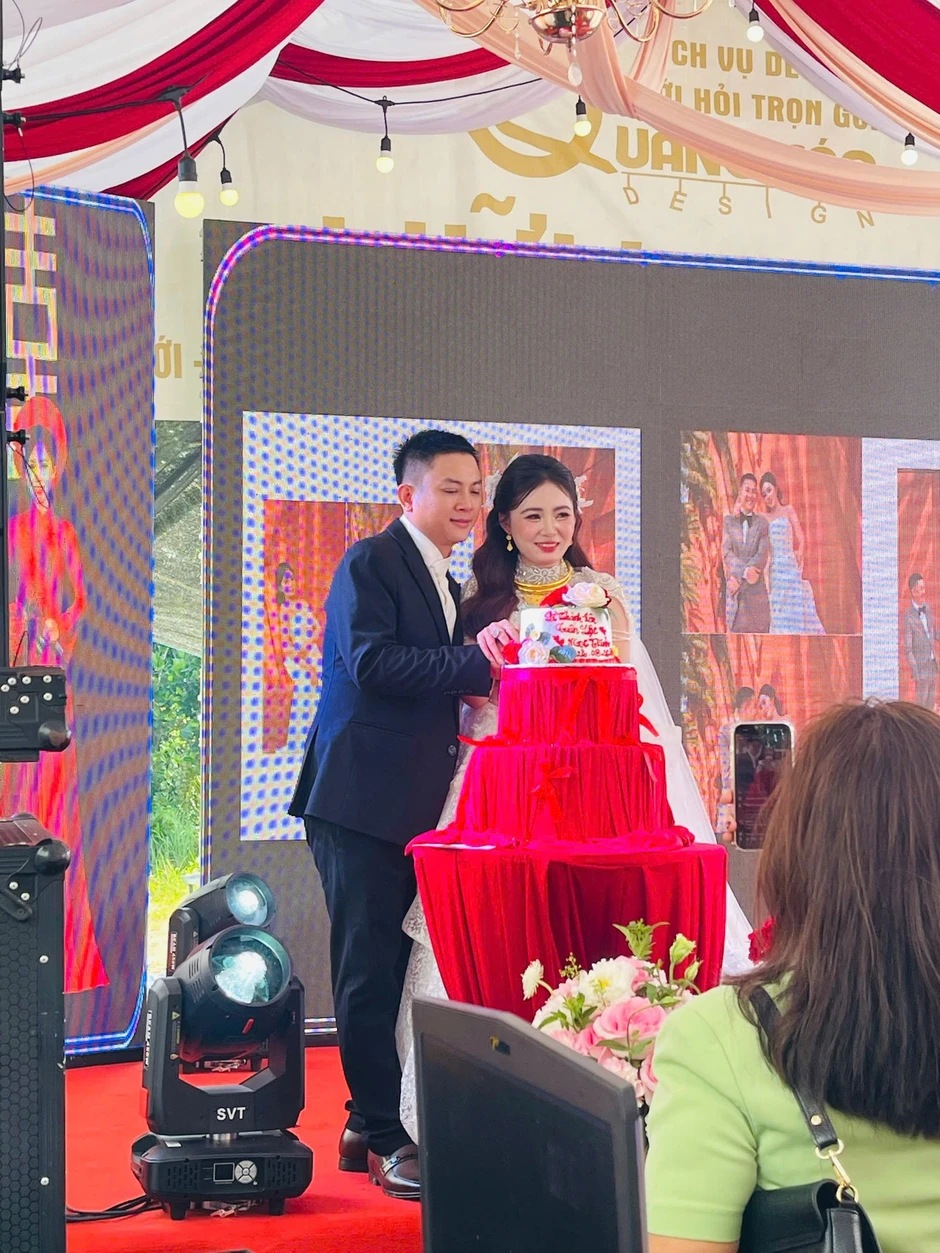 Đàm Vĩnh Hưng dự đám cưới Hoài Lâm Đàm Vĩnh Hưng dự đám cưới Hoài Lâm