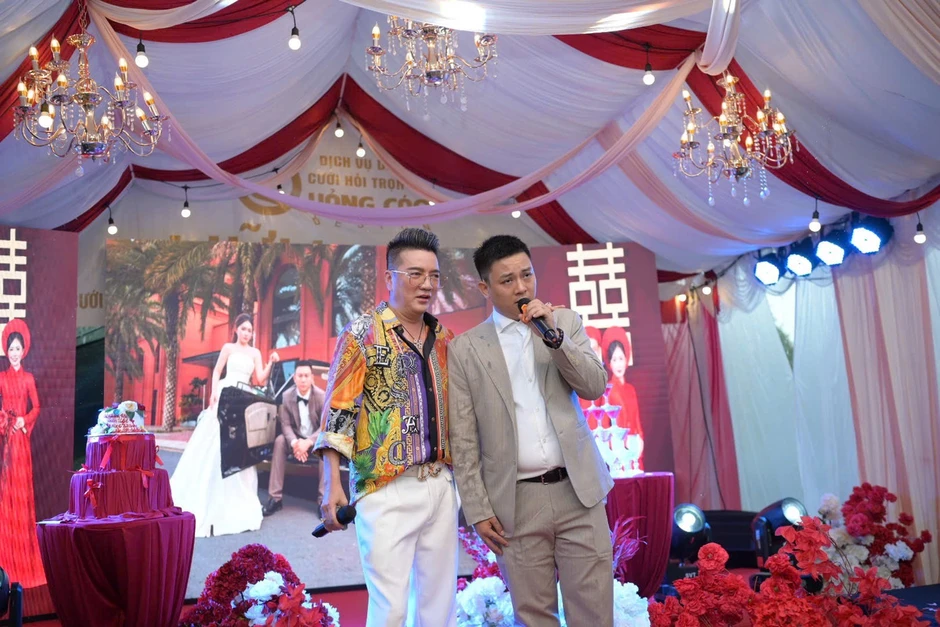 Đàm Vĩnh Hưng dự đám cưới Hoài Lâm Đàm Vĩnh Hưng dự đám cưới Hoài Lâm