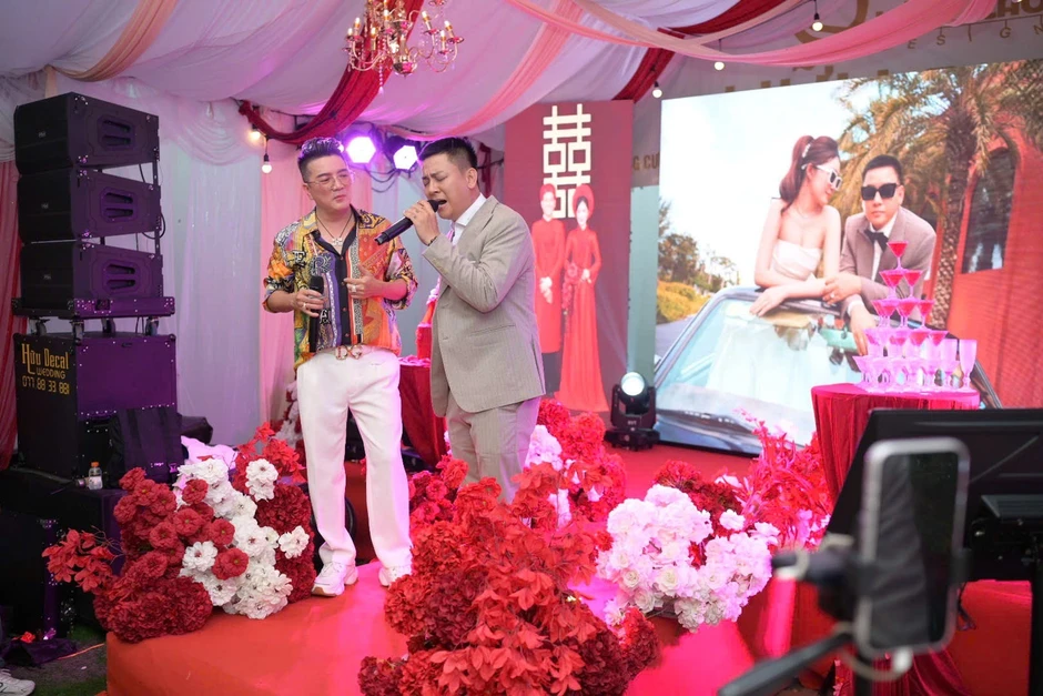 Đàm Vĩnh Hưng dự đám cưới Hoài Lâm Đàm Vĩnh Hưng dự đám cưới Hoài Lâm