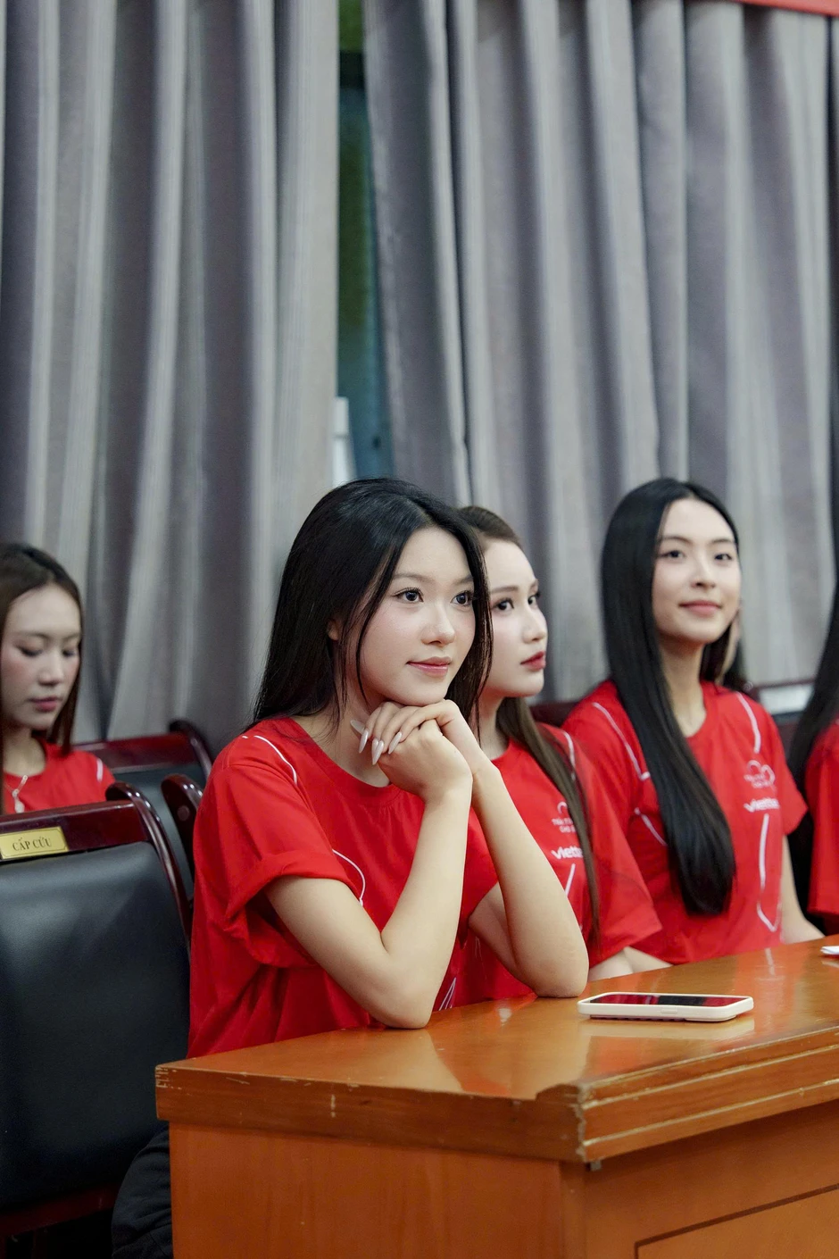 Dàn hoa hậu, á hậu sẻ chia yêu thương với trẻ em mắc bệnh tim dịp Trung thu Dàn hoa hậu, á hậu sẻ chia yêu thương với trẻ em mắc bệnh tim dịp Trung thu