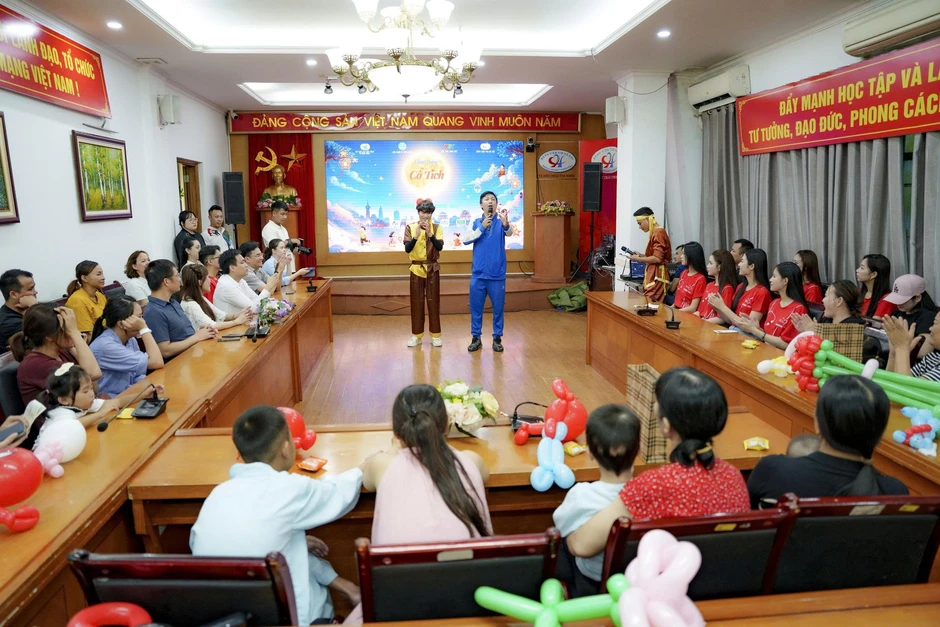 Dàn hoa hậu, á hậu sẻ chia yêu thương với trẻ em mắc bệnh tim dịp Trung thu Dàn hoa hậu, á hậu sẻ chia yêu thương với trẻ em mắc bệnh tim dịp Trung thu